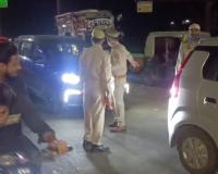 मुरादाबाद: SST टीम ने पुलिस के साथ चेकिंग में स्कूटी सवार से बरामद किए 5 लाख 50 हजार रुपए, लेखा-जोखा न देने पर जब्त 