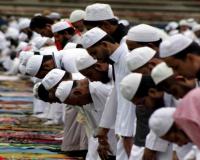 जौनपुर: पूरे अकीदत के साथ अदा की गयी रमजान के आखरी जुमा अलविदा की नमाज 