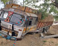मीरजापुर: ट्रक की चपेट में आने से बाइक सवार दो लोगों की मौत, एक घायल