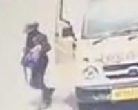 बरेली: लोडर से बच्चे ने नकदी भरा बैग किया चोरी, CCTV में कैद हुई वारदात