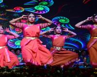 अयोध्या: दुबई के कलाकारों ने तुलसी मंच पर किया रामायण का मंचन.. 