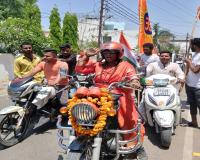 Sultanpur: 17 000 किमी की यात्रा कर सुलतानपुर पहुंचीं बुलेट रानी, PM मोदी को लेकर किया बड़ा दावा