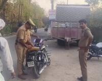 सीतापुर: कूड़े के ढेर में मिला नवजात का शव, पुलिस ने पोस्टमार्टम को भेजा