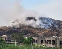 दिल्ली: गाजीपुर ‘लैंडफिल’ में लगी आग से अब भी निकल रहा धुआं, लोगों को सांस लेने में दिक्कत 