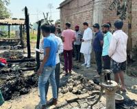 खटीमा: नई बस्ती में लगी आग में छह झोपड़ियां राख