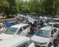 राजनाथ के नामांकन से पहले लखनऊ में  ट्रैफिक जाम, लोगों को बदलना पड़ा रूट 