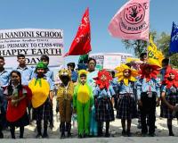 अयोध्या:बच्चों ने पृथ्वी बचाओ-भविष्य बनाओ जागरूकता रैली निकाली 