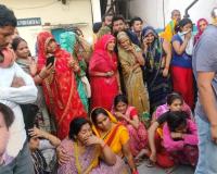 Kanpur Dehat: खाद्य तेल फैक्ट्री में ट्रक से कुचलकर सुपरवाइजर की मौत, आक्रोशित परिजनों ने 11 घंटे तक किया हंगामा
