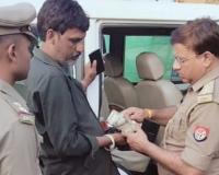 Hamirpur में पुलिस ने बोलेरो से बरामद किए ढाई लाख रुपये...चुनाव में गलत तरीके से धन इस्तेमाल करने की आशंका