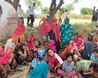 Kanpur News: थ्रेसर में फंसकर मजदूर की मौत...घटना के बाद रो-रोकर परिजन हुए बेहाल, जांच में जुटी पुलिस