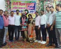 Unnao News: गौरी संग लिए शिवशंकर जमकर खेलें फाग…पत्र विक्रेताओं ने होली मिलन में जमकर उड़ाया अबीर-गुलाल