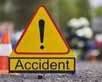 लखीमपुर खीरी: कार की टक्कर से बाइक चालक की मौत, बालक घायल