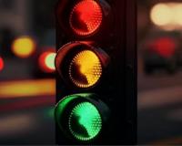 क्या कारण है कि ट्रैफिक लाइटें हरी, लाल और पीली होती हैं आईये जानते है  