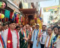 कासगंज: जैन धर्मावलंबियों ने मनाई भगवान महावीर की जयंती, जैन रथ मेला कमेटी ने निकाली भव्य शोभायात्रा