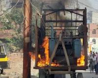 लखीमपुर-खीरी: ट्रांसफार्मर में लगी भीषण आग, मची अफरा-तफरी