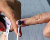 Kanpur: मतदान प्रतिशत बढ़ाने के लिए प्रशासन ने कसी कमर; यूट्यूबरों से मतदान संबंधी रील बनवाने के दिए निर्देश