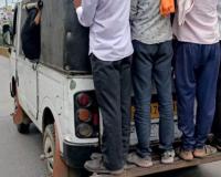 Kanpur: रामनवमी पर शहर में हुए हादसे के बाद प्रशासन सख्त; भार वाहनों से सवारियां ढोने पर 14 वाहन सीज, 19 पर रिपोर्ट 