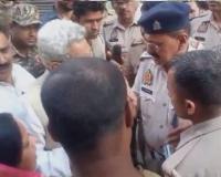 मुरादाबाद: पुलिस और सपा प्रत्याशी के बीच झड़प का वीडियो वायरल, जानें मामला