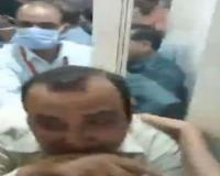 लखनऊ: चरक अस्पताल में तीमारदार को पीटा, मरीज की हालत बिगड़ने पर हुआ हंगामा-Video