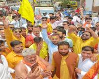 परशुराम जन्मोत्सव : हरदोई में धूमधाम से निकाली गई भगवान परशुराम की शोभायात्रा 