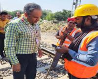 डीआरएम ने किया लखनऊ-सुल्तानपुर-जौनपुर रेलखंड का निरीक्षण, रेलवे ट्रैक रखरखाव को बेहतर करने के दिए निर्देश