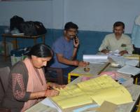हरदोई और मिश्रिख में मतदान शुरू, कुछ मतदान केंद्रों पर EVM हुई खराब, मतदाता रहे परेशान