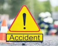 कर्नाटक में भीषण सड़क हादसा, ट्रक से टकराई कार...एक ही परिवार के छह सदस्यों की मौत 