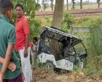 गोंडा: ई रिक्शा से टकराई बाइक, युवक की मौत, दूसरा घायल