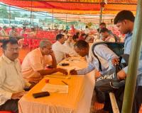 अयोध्या: गोसाईगंज विधानसभा में मतदान के लिए रवाना हो रही पोलिंग पार्टियां