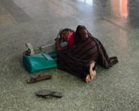 बरेली: ओपीडी में जमीन पर बेहोश पड़ी रही दिव्यांग महिला, डॉक्टर और स्टाफ ने नहीं जाना हाल
