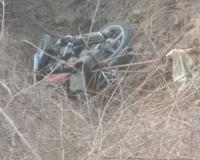 Hamirpur Accident: झाड़-फूंक कराकर लौटते समय बाइक असंतुलित होकर गहरे खड्ड में जा घुसी...एक की मौत, एक घायल 