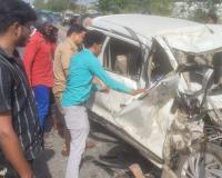 Unnao Accident: रोडवेज बस और कार की आमने-सामने टक्कर, हादसे के बाद मची चीख-पुकार, दो की मौत व सात घायल 