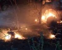 हल्द्वानी: जंगल में गिरा जलता ट्रक, चालक ने कूद कर बचाई जान