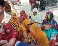Kanpur Dehat Accident: ट्रक में फंसकर सौ मीटर घिसटी बाइक...युवक की मौत, आगे जाकर ट्रक अनियंत्रित होकर पलटा
