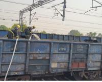 Kanpur Dehat: मालगाड़ी के वैगन से धुआं उठता देख स्टेश मास्टर ने रुकवाई ट्रेन...इतने घंटे तक डीएफसी के अप लाइन का यातायात बाधित