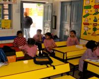 मुरादाबाद : शिक्षा विभाग के दावे हवाई, एक माह बाद भी नहीं आईं कक्षा एक और दो की किताबें