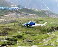 देहरादून: केदारनाथ धाम में हेलीकॉप्टर की इमरजेंसी लैंडिंग, बड़ा हादसा टला