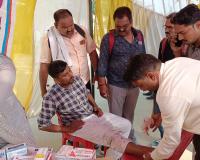 Farrukhabad News: ऑटो रिक्शा पलटने से मची चीख-पुकार, तीन मतदान अधिकारी घायल