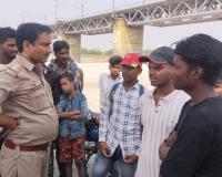 Unnao Crime: गंगा नहाने आए कानपुर के चार छात्र डूबे...एक लापता, गोताखोरों ने तीन को सकुशल निकाला बाहर