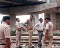 शाहजहांपुर: ट्रेन से कटकर दिव्यांग की मौत, ट्रेनों में बेचता था मूंगफली 