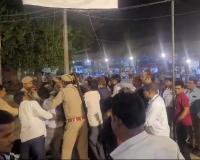 लखीमपुर-खीरी: मंडी समिति बनी अखाड़ा, ईवीएम जमा करने को लेकर कर्मचारियों में जमकर मारपीट