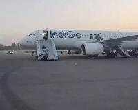 दिल्ली एयरपोर्ट पर वाराणसी जाने वाली उड़ान में बम होने की धमकी, यात्रियों को निकाला गया बाहर  