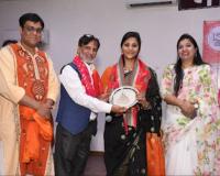 मुरादाबाद : महानगर के वरिष्ठ रंगकर्मी डॉ. पंकज दर्पण दिल्ली में सम्मानित