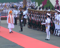 79th Independence Day: स्वतंत्रता दिवस पर लाल किले की कड़ी सुरक्षा... 14,000 सुरक्षाकर्मी और ड्रोन रोधी प्रणालियां तैनात