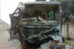 मुरादाबाद: बस ने ट्रैक्टर-ट्राली को मारी टक्कर, दो की मौत, 14 घायल