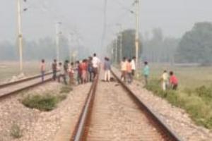 बाराबंकी: रेलवे ट्रैक पर मिले प्रेमी युगल के क्षत विक्षत शव