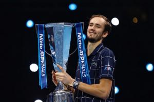 ATP Finals: रूसी खिलाड़ी मेदवेदेव ने जीता एटीपी फाइनल्स का खिताब