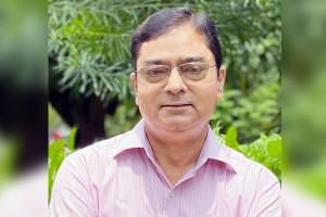 लखनऊ: डॉ. सूर्यकांत को स्वास्थ्य मंत्री ने किया सम्मानित