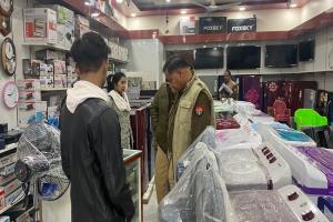 अमरोहा: डिडौली में तीन दुकानों से लाखों की चोरी