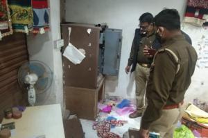 फतेहपुर: ज्वैलर्स की दुकान पर चोरों ने किया हाथ साफ, सोने-चांदी के साथ ले गए सीसीटीवी कैमरे का डीवीआर
